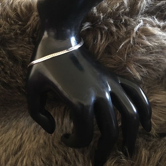 Vintage Italy 925 SS flat herringbone bracelet - Picture 3 of 7